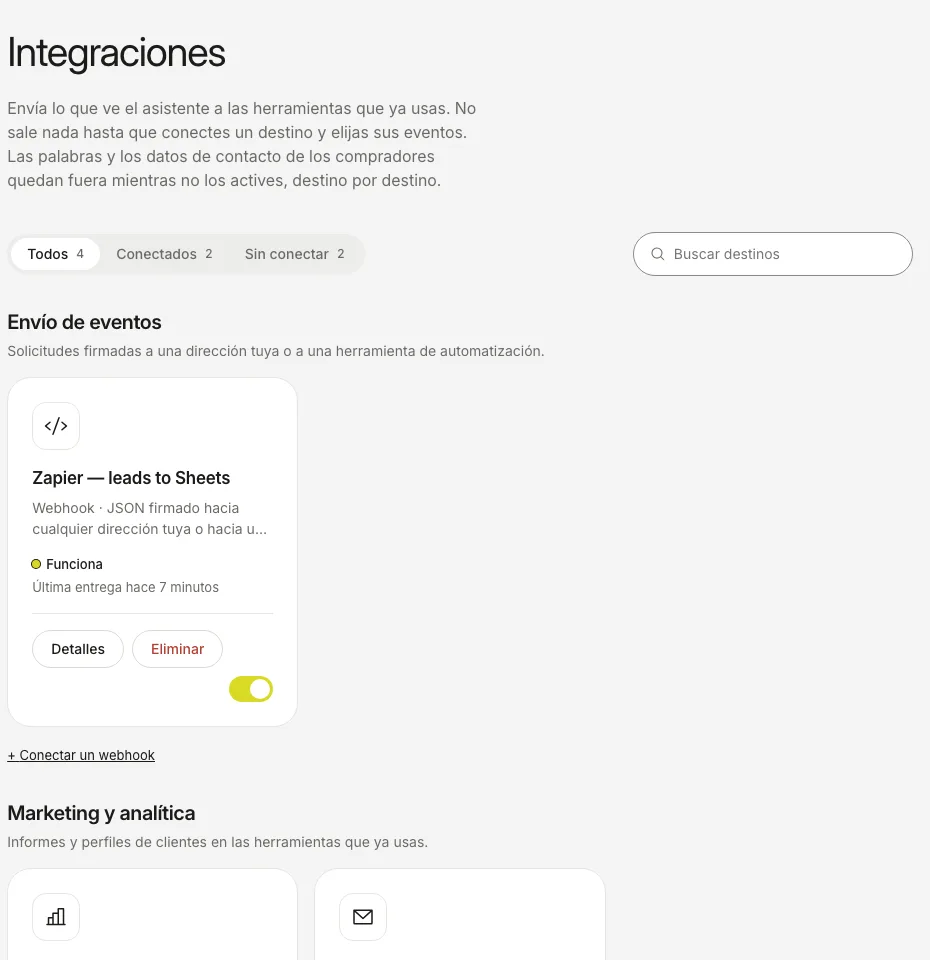 La pestaña Integraciones con un webhook conectado que muestra su estado y la hora de la última entrega.